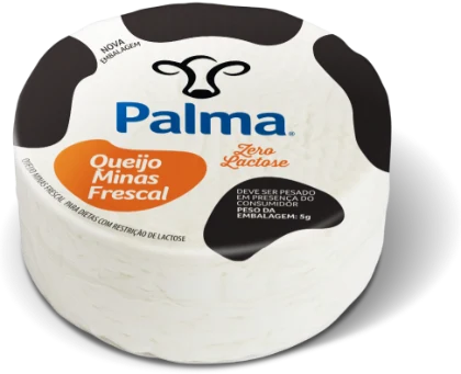 Peça redonda de Queijo Minas Frescal Palma zero lactose, embalada, com selo laranja